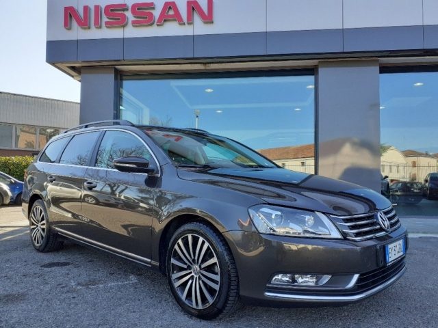 VOLKSWAGEN Passat Var. 2.0 TDI DSG  SW GARANZIA,KM CERTIFICATI Immagine 0