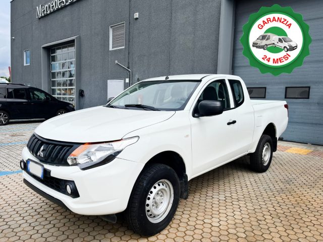 MITSUBISHI L200 Club Cab Invite 4X4 Immagine 0