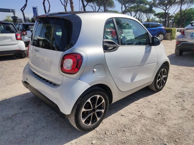 SMART ForTwo 1.0 ANDROID AUTO,CRUISE,CERCHI LEGA,CLIMA Immagine 4