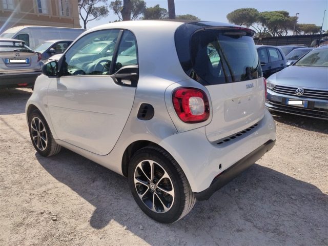 SMART ForTwo 1.0 ANDROID AUTO,CRUISE,CERCHI LEGA,CLIMA Immagine 3