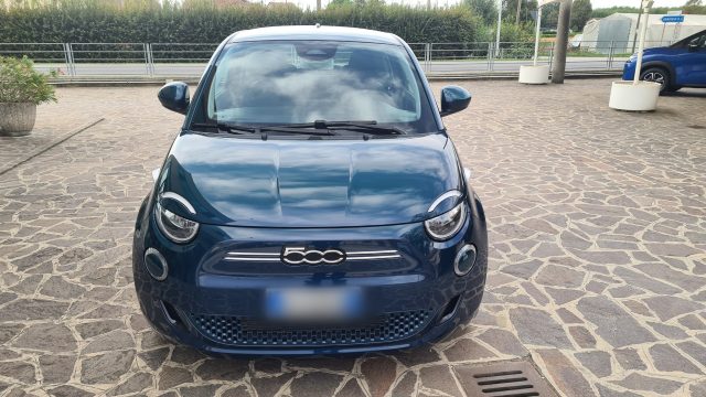 FIAT 500 Icon Berlina 42 kWh anche per NEOPATENTATI Immagine 1