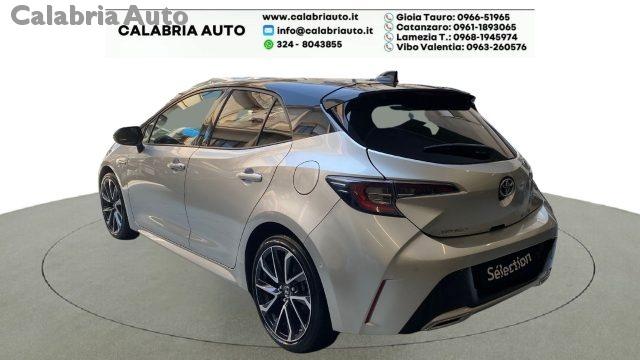 TOYOTA Corolla 2.0 Hybrid Lounge Immagine 2