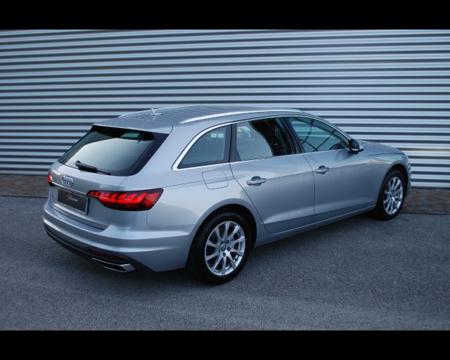 AUDI A4 AVANT 30 TDI S-TRONIC BUSINESS Immagine 1