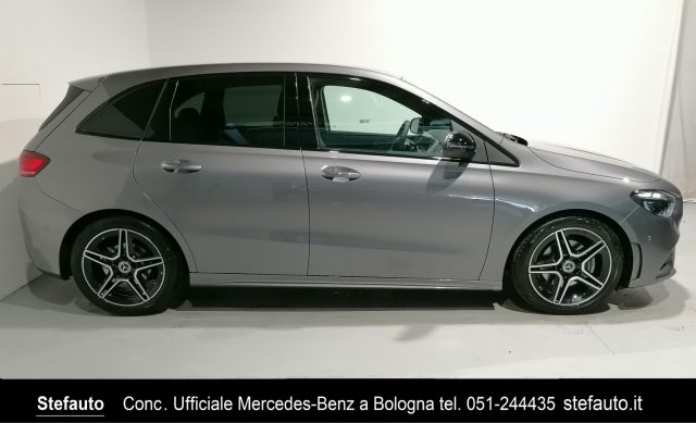 MERCEDES-BENZ B 180 d Automatic Premium AMG Line Immagine 1