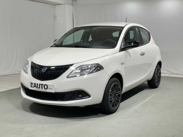 LANCIA Ypsilon 1.0 FireFly 5 porte S&S Hybrid Silver Plus Immagine 0