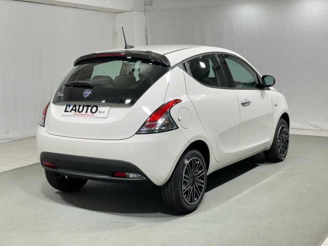 LANCIA Ypsilon 1.0 FireFly 5 porte S&S Hybrid Silver Plus Immagine 4