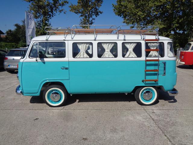 VOLKSWAGEN T2 KOMBI Immagine 1