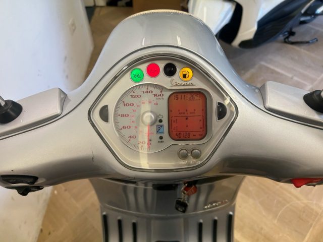 VESPA GTV 250 VESPA GTS 250 Immagine 2