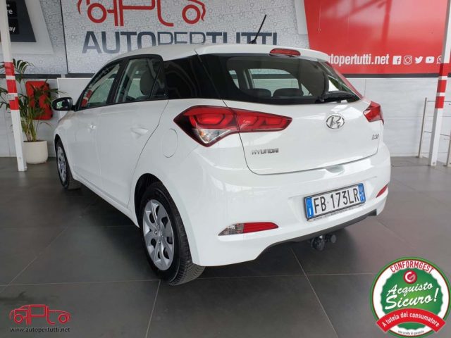 HYUNDAI i20 1.1 CRDi 12V 5p Classic Immagine 3