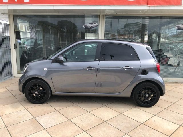 SMART ForFour 0.9 90CV PASSION SPORT PACK LED PANORAMA NAVI Immagine 1