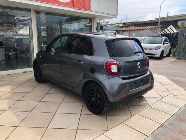 SMART ForFour 0.9 90CV PASSION SPORT PACK LED PANORAMA NAVI Immagine 2