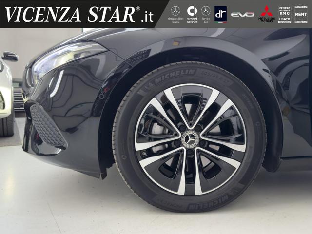 MERCEDES-BENZ A 200 d SPORT AUTOMATIC Immagine 2