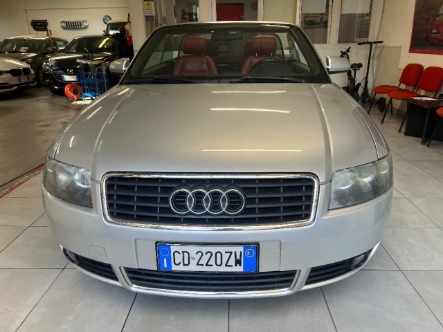 AUDI A4 Cabriolet 2.5 V6 TDI cat Immagine 1