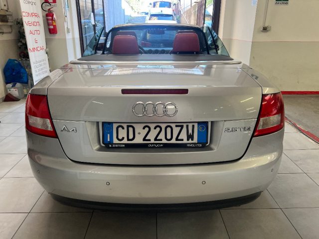 AUDI A4 Cabriolet 2.5 V6 TDI cat Immagine 3