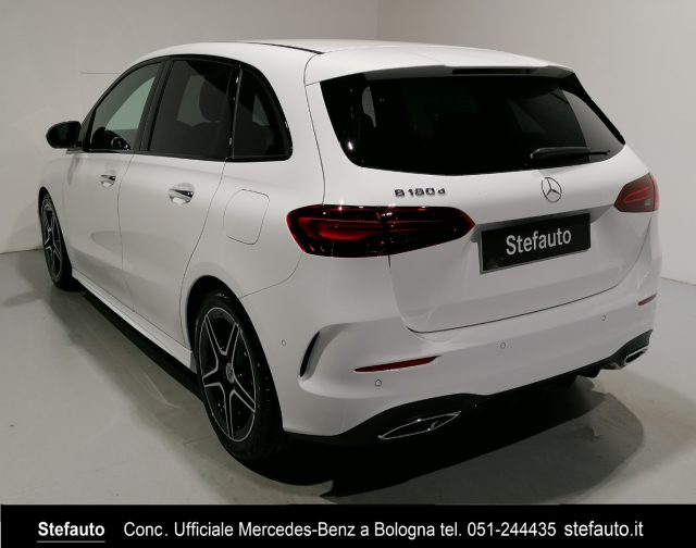 MERCEDES-BENZ B 180 d Automatic Premium AMG Line Immagine 4