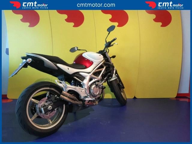 SUZUKI Gladius 650 Garantita e Finanziabile Immagine 3