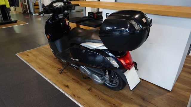 KYMCO Like 200i . Immagine 4