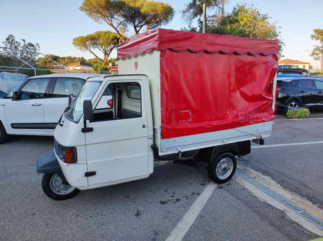 PIAGGIO Ape apecar diesel 400 allestimento negozio km 14000 Immagine 1