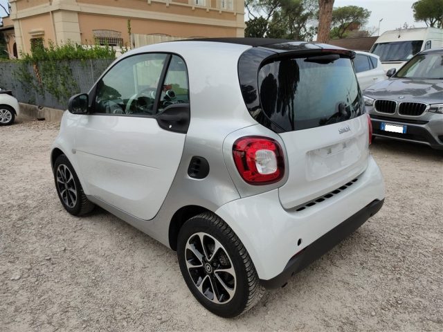 SMART ForTwo 70 1.0 AndroidAuto,CRUISE,CERCHI LEGA,CLIMA .. Immagine 4