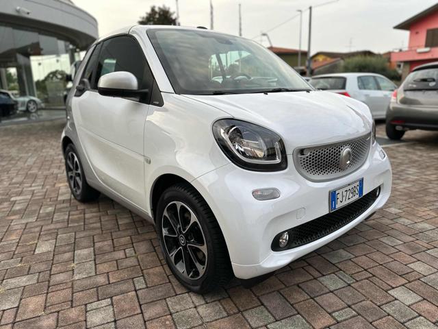 SMART ForTwo 70 1.0 twinamic cabrio Passion *NEOPATENTATI* Immagine 0