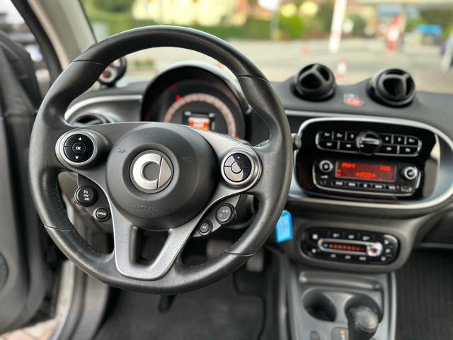 SMART ForTwo 70 1.0 twinamic cabrio Passion *NEOPATENTATI* Immagine 2