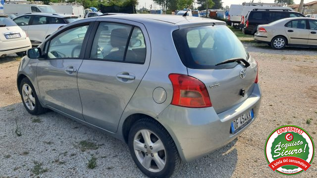 TOYOTA Yaris 1.4 D-4D 5 porte Sol Immagine 1