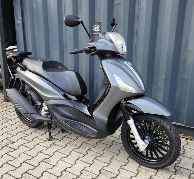 PIAGGIO Beverly 300 i.e. 2015 Immagine 2