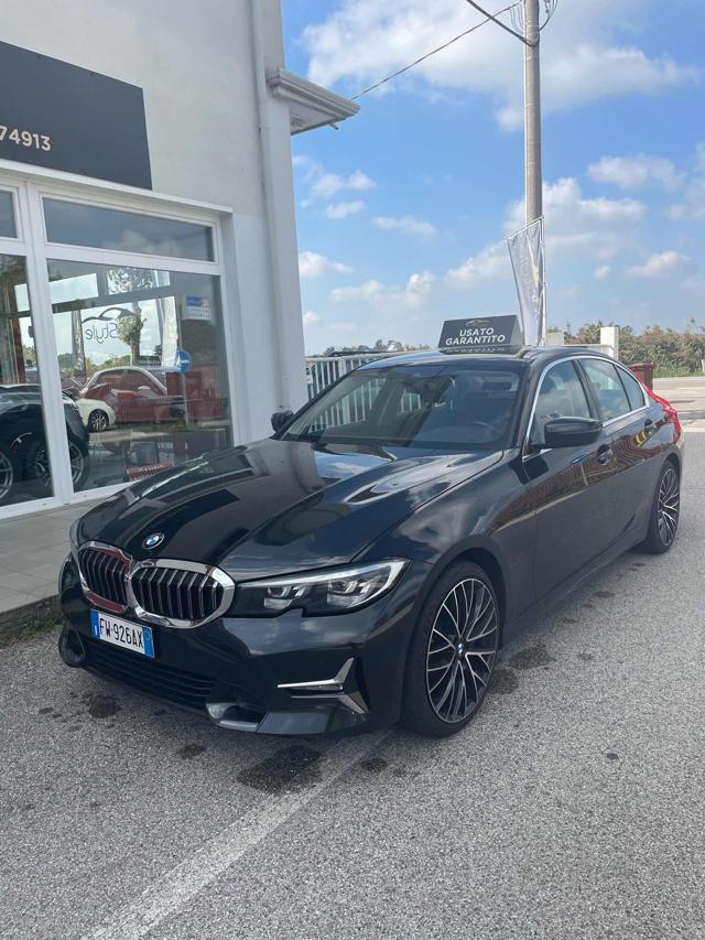 BMW 320 d Luxury Immagine 0