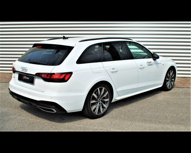 AUDI A4 AVANT 35 TDI S-TRONIC S-LINE EDITION Immagine 1