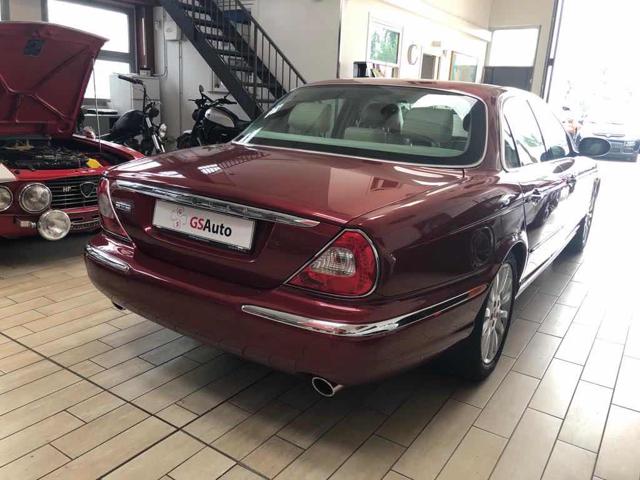 JAGUAR XJ 4.2 V8 cat Executive Immagine 4