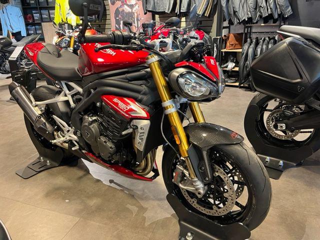 TRIUMPH Speed Triple 1200 RS CARNIVAL RED 2024 Immagine 0