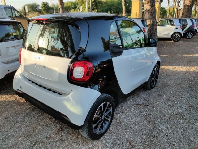 SMART ForTwo 1.0 Youngster OK NEOPATENTATI CRUISE,CLIMA .. Immagine 4