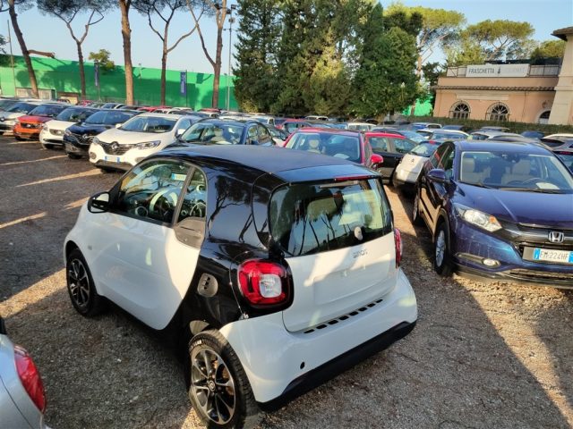 SMART ForTwo 1.0 Youngster OK NEOPATENTATI CRUISE,CLIMA .. Immagine 0