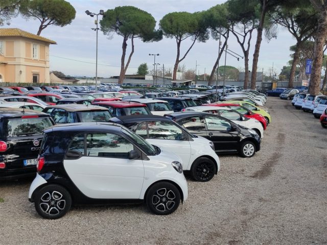 SMART ForTwo 1.0 Youngster OK NEOPATENTATI CRUISE,CLIMA .. Immagine 1