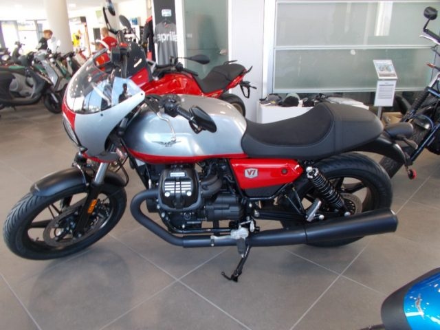 MOTO GUZZI V7 CORSA Immagine 0