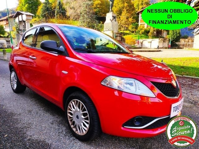 LANCIA Ypsilon 0.9 TwinAir 85 CV 5 porte S&S DFN Silver Immagine 0