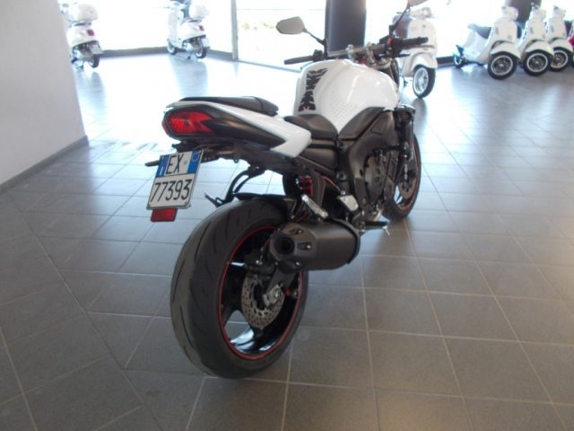 YAMAHA FZ1 . Immagine 3