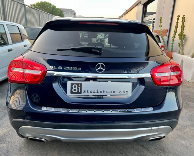 MERCEDES-BENZ GLA 200 d Automatic Enduro Activity Immagine 2