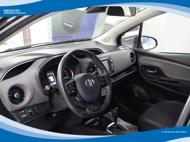 TOYOTA Yaris Hybrid 1.5 5 Porte Active EU6 Immagine 2