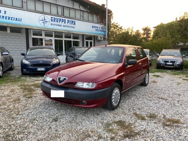 ALFA ROMEO 145 1.4i 16V Twin Spark cat L Immagine 0