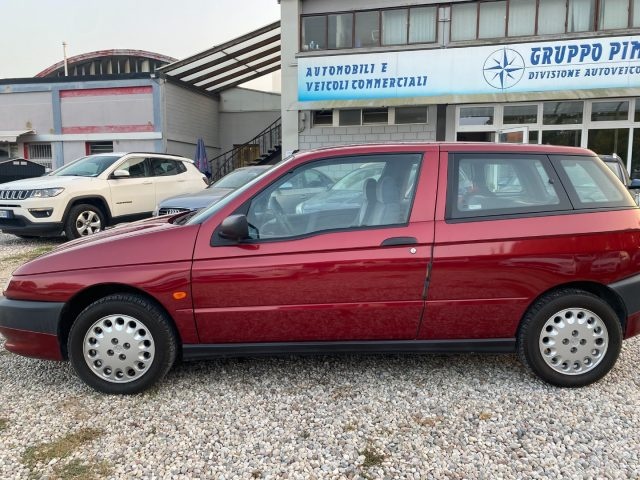 ALFA ROMEO 145 1.4i 16V Twin Spark cat L Immagine 2