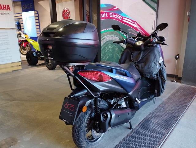 YAMAHA X-MAX 300 ICON Immagine 3