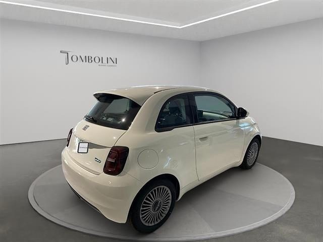 FIAT 500 e 42 kWh Icon Immagine 3