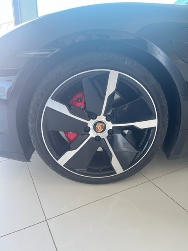 PORSCHE Taycan 4S Performance Immagine 3