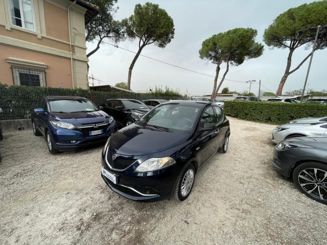 LANCIA Ypsilon 1.2 69cv OK NEOPATENTATI .. Immagine 0