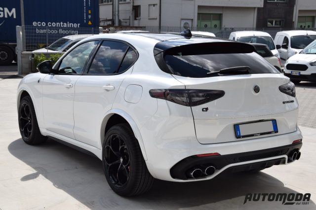 ALFA ROMEO Stelvio 2.9 V6 510CV AT8 Quadrifoglio Immagine 3