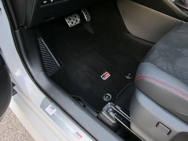 TOYOTA YARIS 1.5 HYBRID 130CV GR SPORT MODELL - foto 37