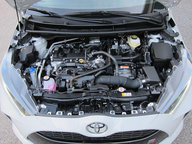 TOYOTA YARIS 1.5 HYBRID 130CV GR SPORT MODELL - foto 15