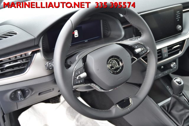 SKODA Kamiq P.CONSEGNA 1.0 TSI 110 CV Black Dots Immagine 4