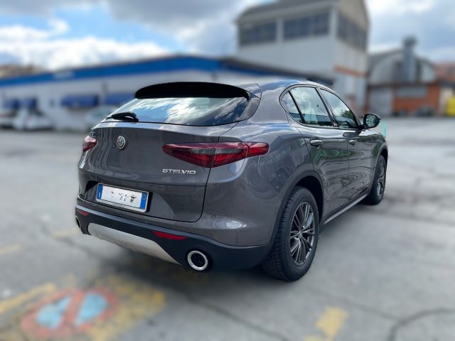 ALFA ROMEO Stelvio 2.2 Turbodiesel 180 CV AT8 Q4 Business Immagine 2